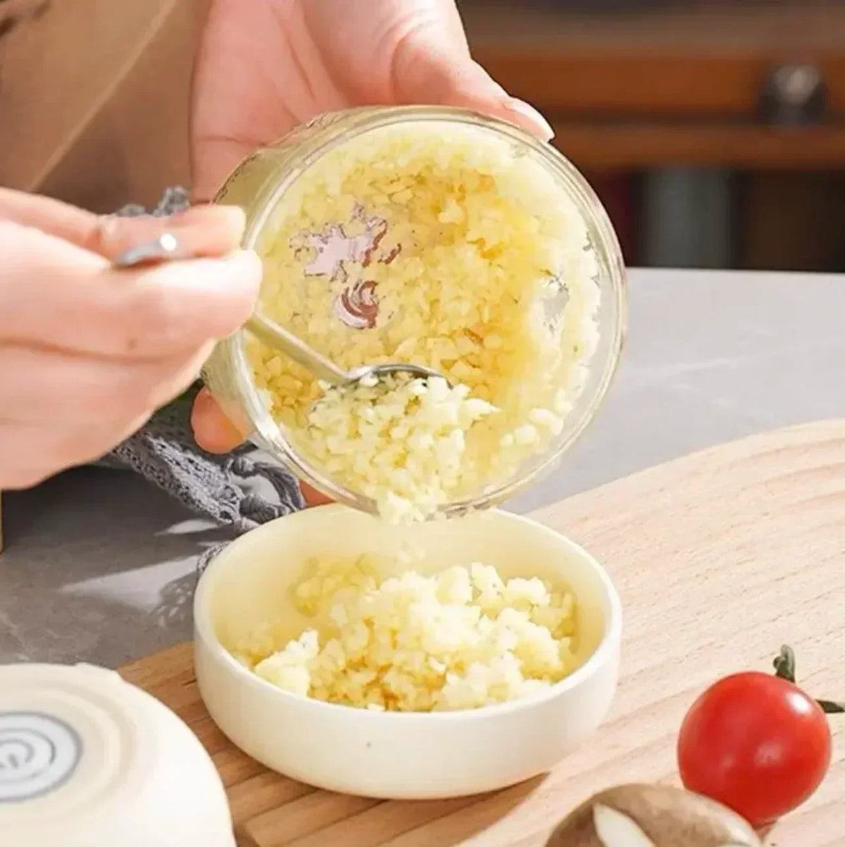 250ml Mini Electric Food Chopper – USB Rechargeable Garlic, Onion & Vegetable Cutter | Zinggal Qatar